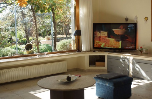 Salinas Villa | LA CASA DE LÚ, POOL, BBQ GARDEN, FREE WIFI, 30MIN BEACH IN CENTRO ANDALUCíA