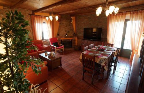 Trescasas House | La Casa de la Abuela Mari