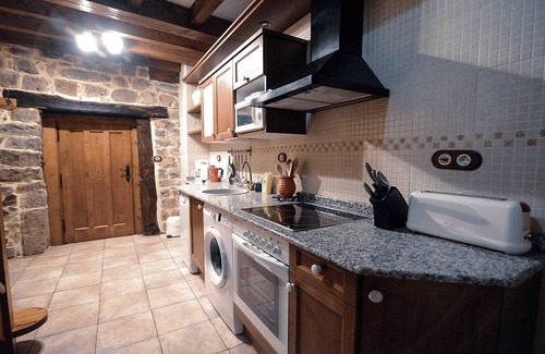 Tudes House | LA Casa DE LAS Chimeneas "arboles"