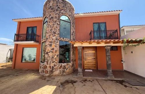 Huehuetoca House | La Casa de las Flores