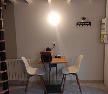 Chauvigny Apartment | La Casa de Sahé T2 27 m2