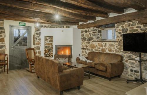 La Pernia House | La Casa Del Diezmo De La Montaña