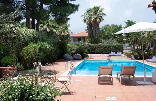 Mascalucia Villa | La casa di Masina - A surrounded garden Villa -