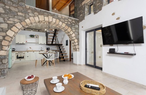 Kiotari Villa | La Casa Di Pietre 1 - Three Bedroom Villa, Sleeps 6