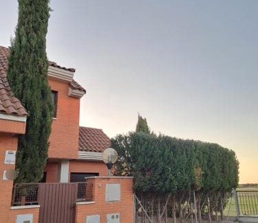 Aldeamayor de San Martin House | La Casa del Ciprés