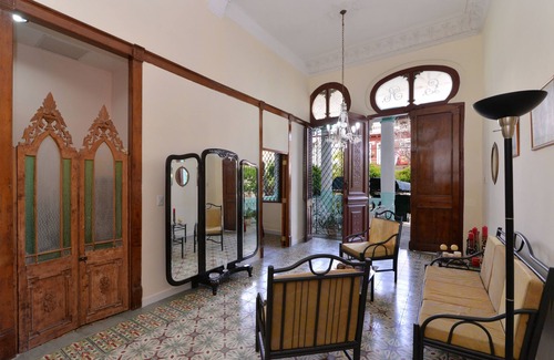 El Vedado House | La Casa Flamboyan