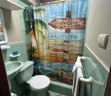Olon Bed & Breakfast | La Casa Naranja Bed and Breakfast