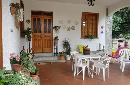 Calosso Bed & Breakfast | La casa nel verde