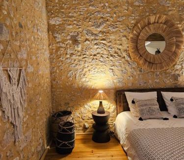 Issigeac Bed & Breakfast | La Casa Nomade