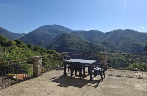 Licciana Nardi House | La casa sotto al volto