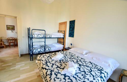 Lagaccio Apartment | La Casa Sulla Mattonata cozy apartment on a traditional Genoese path, with a nice view and close to Principe Station