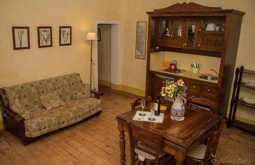 Filattiera Villa | La Casatorre di Ponticello. Casale di campagna con ampio giardino e piscina