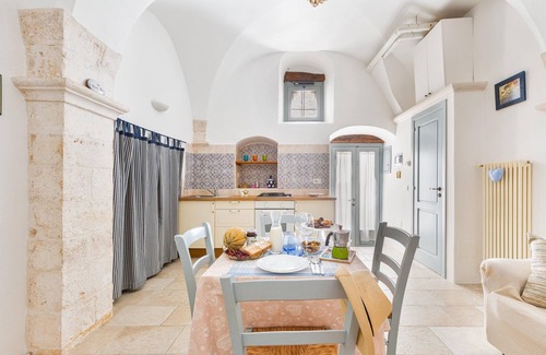 Centro Storico Apartment | La Casetta Bianca by BarbarHouse