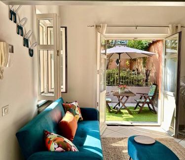 Riva Apartment | La Casetta del Centro Luminoso loft con terrazzo e giardino