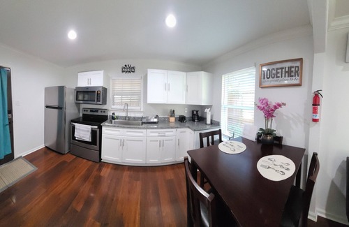 Midtown Apartment | La Casita 5 minutes to DowntownRiver SA