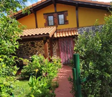 Castillo Siete Villas House | La casita de las flores