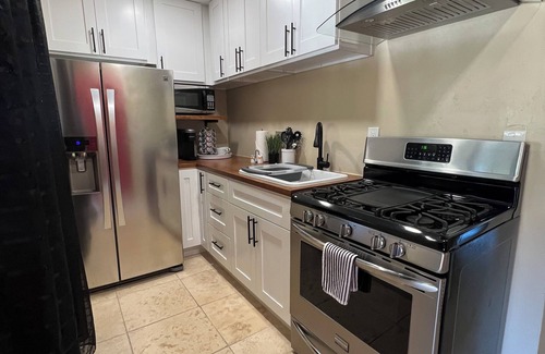 Mount Helix House | La Casita Guest House, private fenced yard & with air conditioning, pet friendly