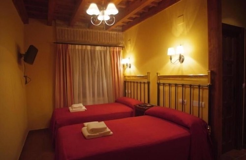 Villarmentero de Campos Hotel | La Casona de Doña Petra