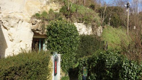 Troo Bed & Breakfast | La cave de l'éperon