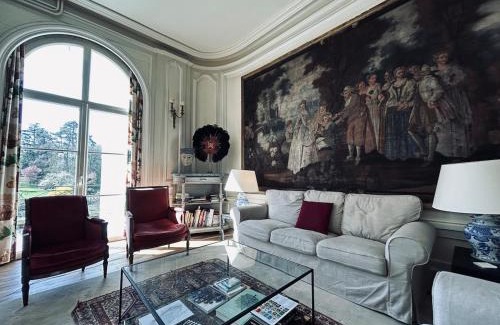Villers-Allerand Villa | La Chaladrerie grande maison de maître avec jardin