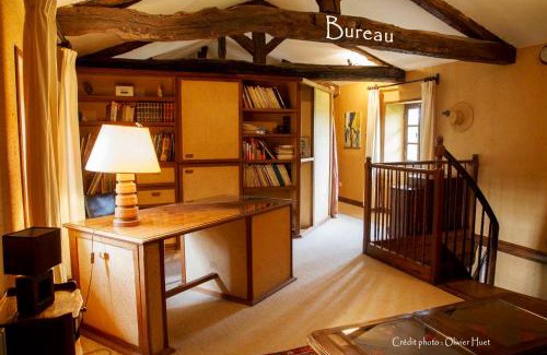 Crastes Bed & Breakfast | La chambre la Tricherie