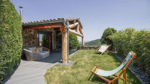 Saint-Alban-d'Ay House | La Chomotte
