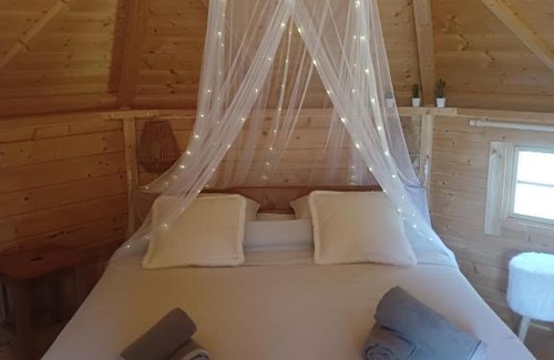 Cannes-et-Clairan Bed & Breakfast | La Chouette Villa , Cabane Kota, chambre spacieuse de 20m2 totalement indépendante