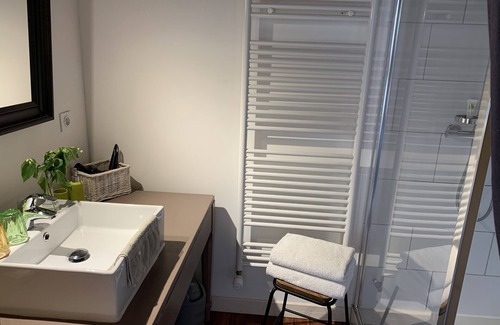 Collonges Bed & Breakfast | La Colonie