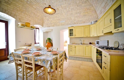 Locorotondo Villa | La Corte del Pergolo, complex of trulli with pool and spa