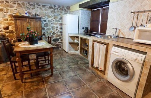 Montuerto Cottage | LA CORTE .Las Casas de Valdepielago for 4 people