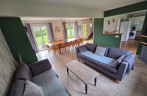 Equemauville House | La Cour Cavelière, Honfl gîteeur 10-14. Family country house.
