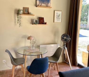 Pont-d'Ain Apartment | La cour des secrets-gitesdanslain