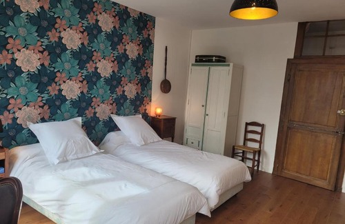 La Charite-sur-Loire Bed & Breakfast | La Cour du Château