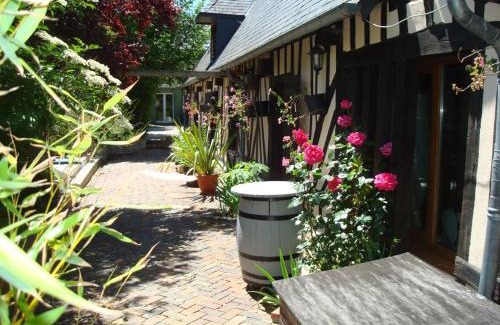 Basseneville House | La Cour Saint Richer