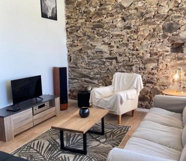 Sainte-Gemme House | « La Crécerelle » spacieux gîte contemporain entre Tarn et Aveyron