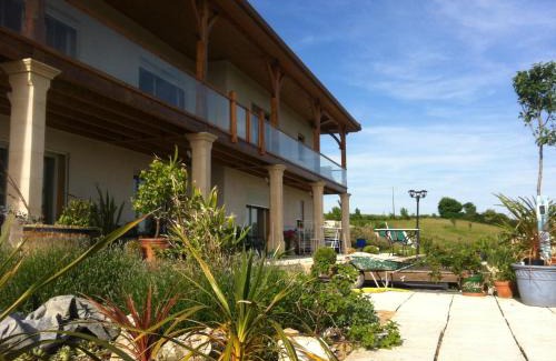 Escorneboeuf House | La Découverte, Jacuzzi, Sauna, et Terrasse avec vue sur lac à la campagne entre Toulouse et Auch