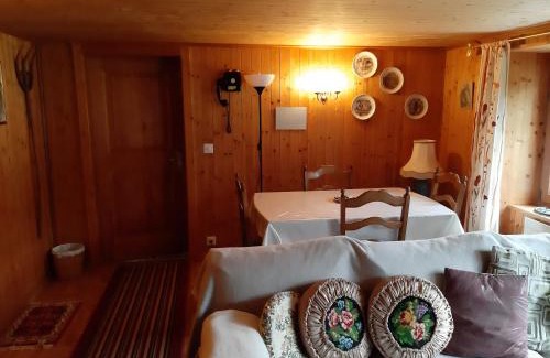 La Cote-aux-Fees Ski Chalet | La Dernier (La cote-aux-fées) Suisse