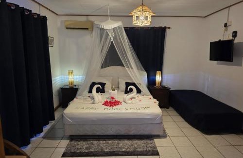 La Digue Ski Chalet | La Digue Ylang Ylang