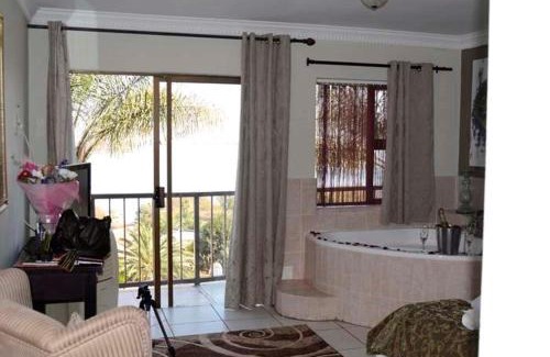 Kosmos House | La Dolce Vita Guest House