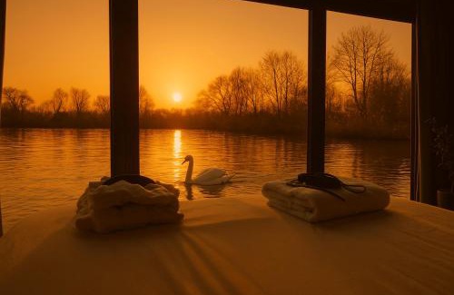 Basse-Ham Boat Rental | La Dolce Vita ! Sauna, Spa, Cinéma