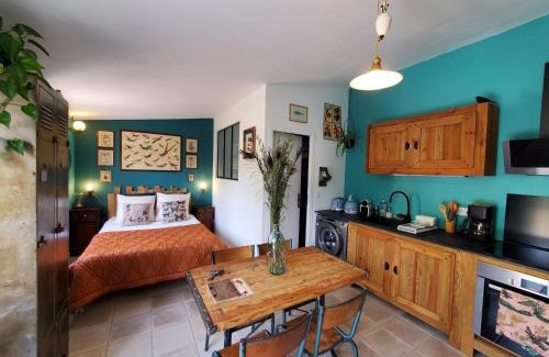 Montpeyroux Apartment | La Dolce Vita - Studio dans propriété avec piscine