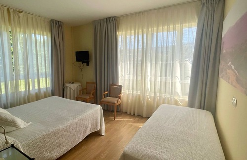 Poo Hotel | La Farola del Mar