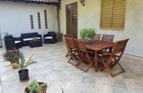 Naro Apartment | La Fenice apartment