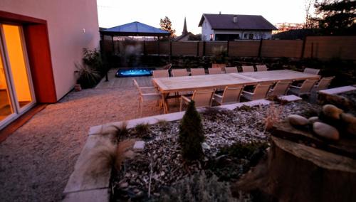 Thuillieres House | La Ferme à Gaston, gîte de groupe de 250m2, avec spa et terrain de pétanque