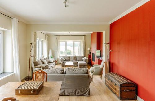 Ciney House | La Ferme d'Auwez - Les Hirondelles - Gîte 15 pers avec piscines et sauna