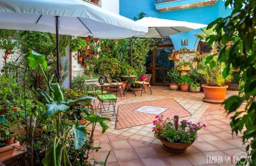 Sciacca Historic Centre Bed & Breakfast | La Finestra sul Cortile B&B