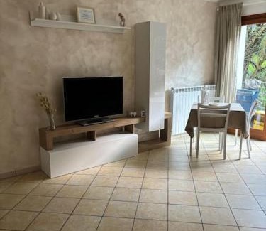 Edolo Apartment | La finestra sul giardino - Edolo