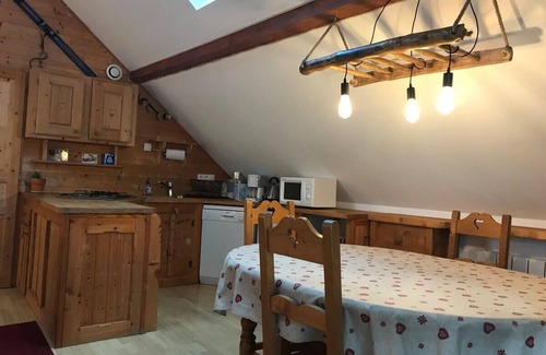 Meaudre Cottage | La Bergerie with elevated terrace mountain view