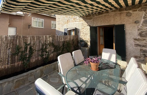 Miraflores de la Sierra Cottage | La Gatera holiday home