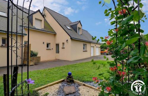 Saint-Senoux House | La giseline